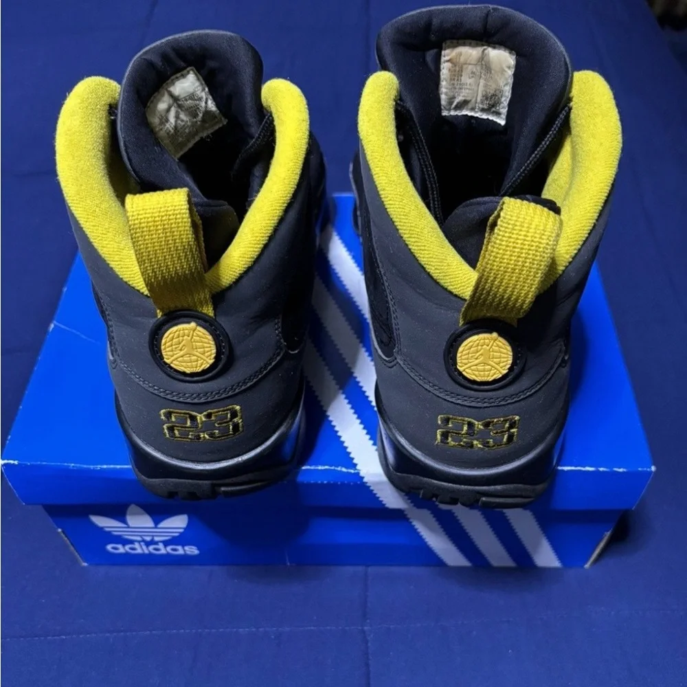 Jordan 9 Retro Dark Charcoal University Gold 2021 Size 11